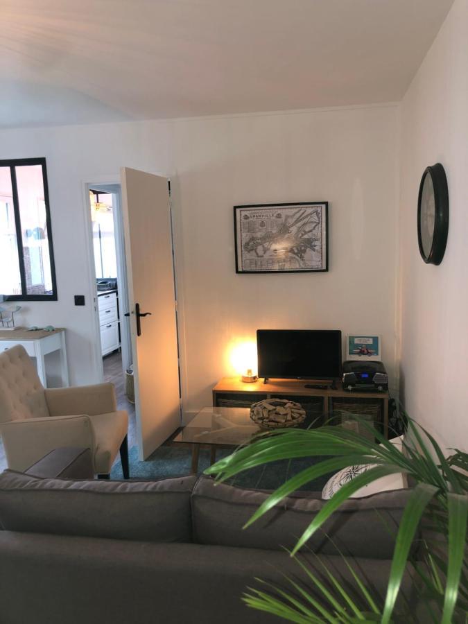 Port Marie Apartment Granville Exterior foto